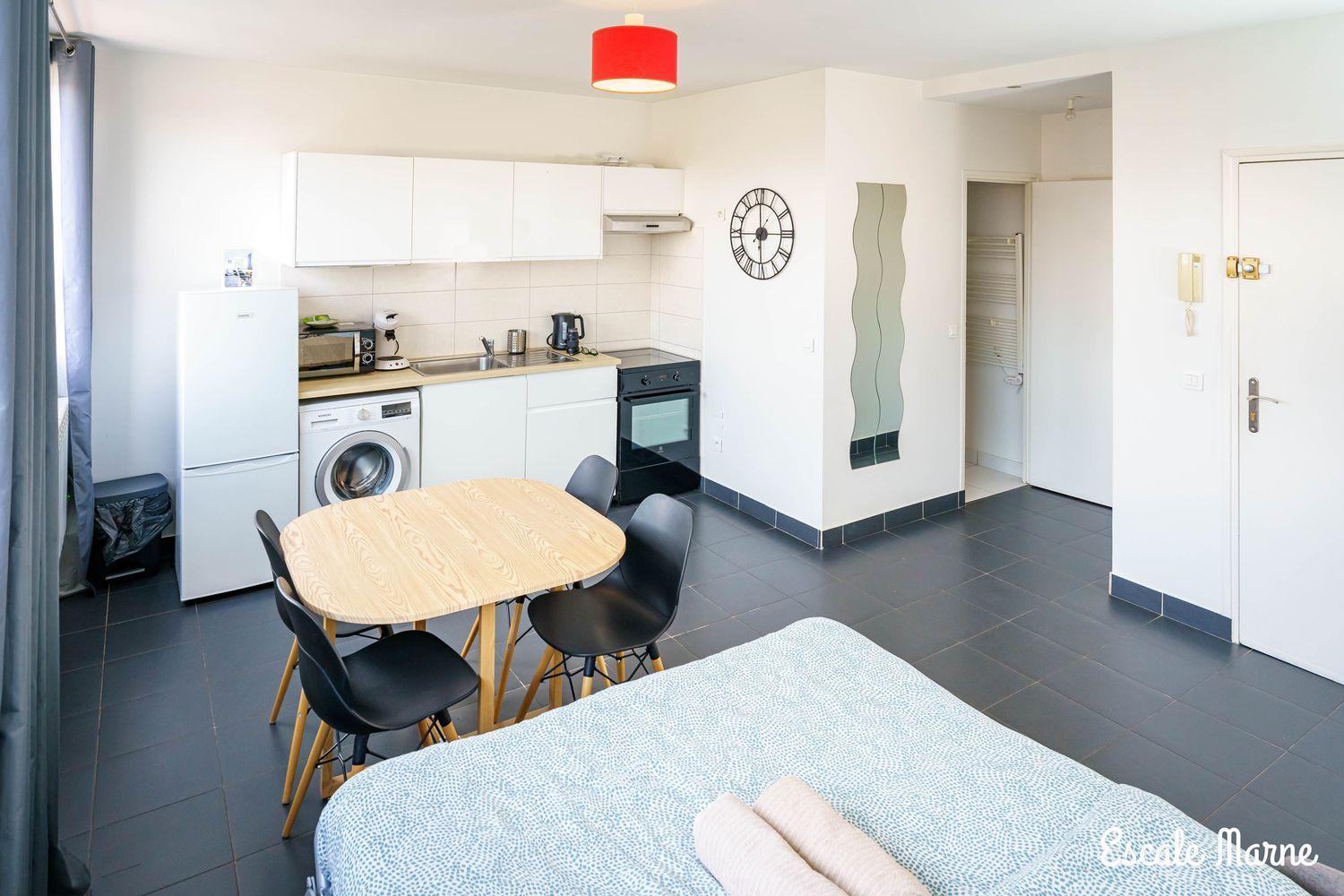 Escale-Marne Fr - 202 - Free Parking - Free Luggage Storage - All Equipped - Linen Included - Washing Machine - 10Mn Walk Metro 8 - Rer A - Panoramic View - From 1 To 14 Guests Maisons-Alfort Kamer foto